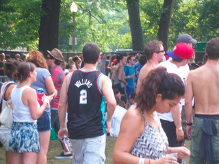 Illustration for article titled Look At These Fucking Hoopsters At Lollapalooza: Part Two